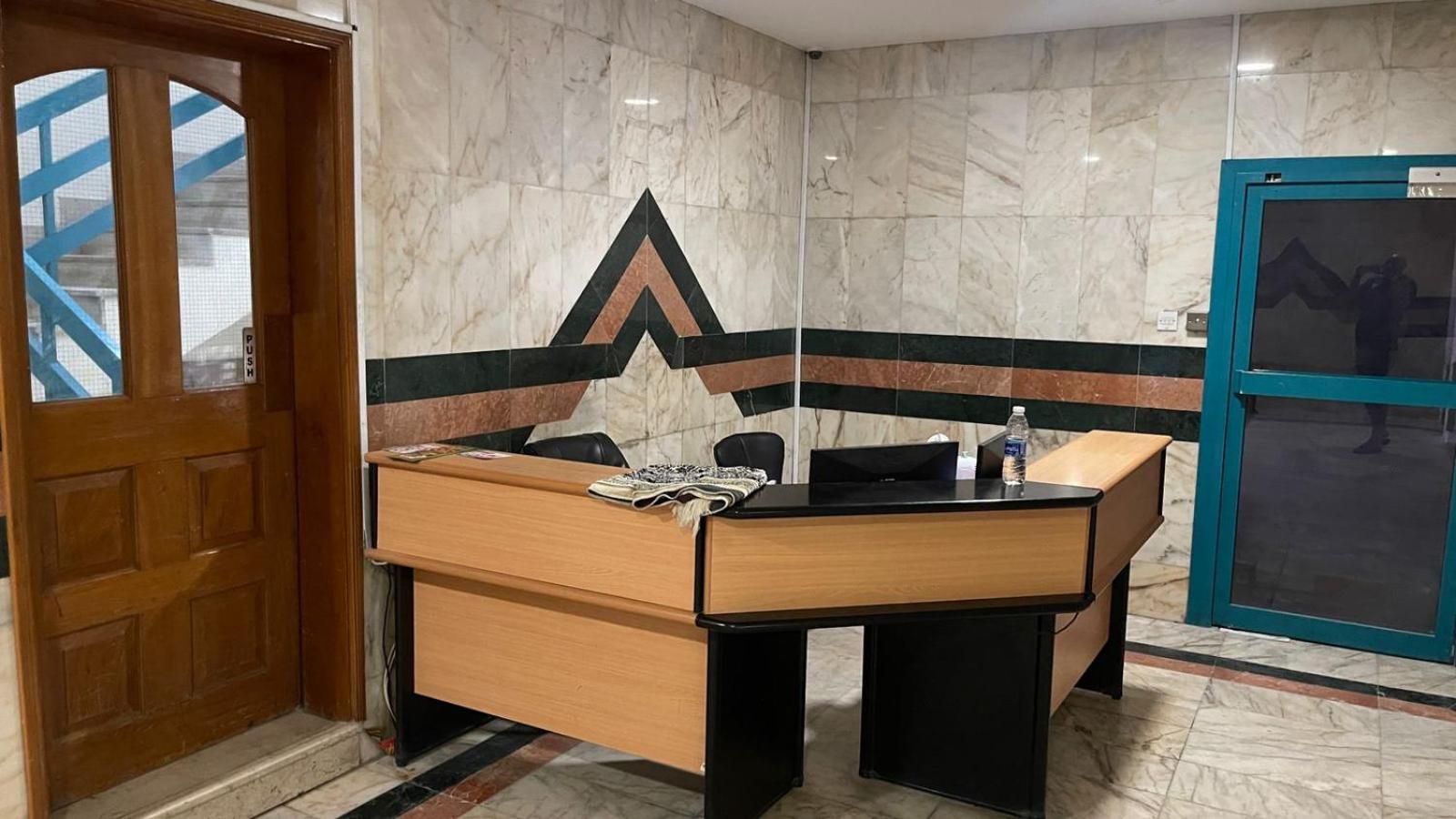 Royal House Capsule Hotel Dubai Bagian luar foto
