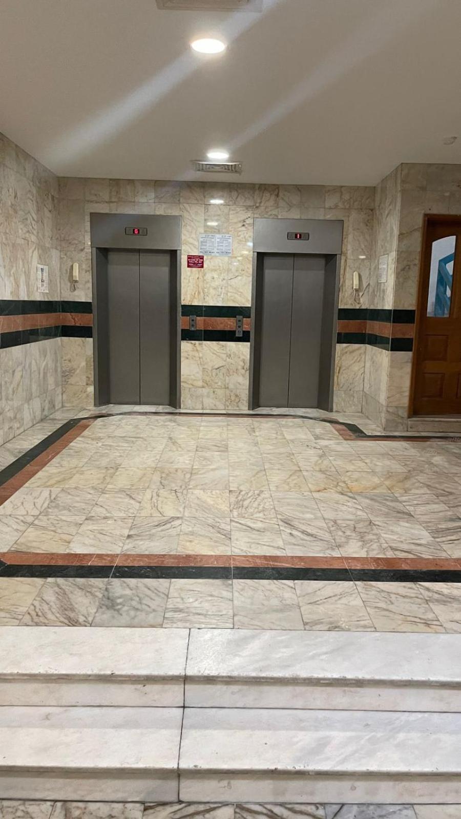 Royal House Capsule Hotel Dubai Bagian luar foto