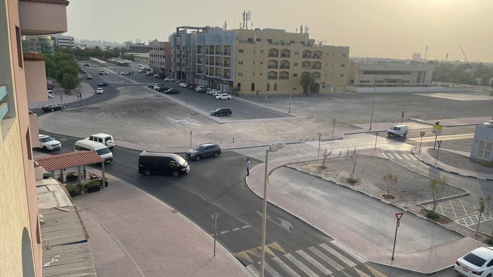 Royal House Capsule Hotel Dubai Bagian luar foto